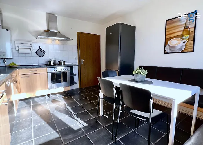 Bege Corporate Living Lejlighed *